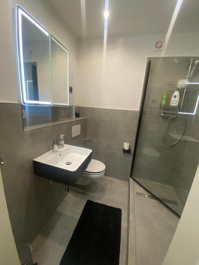 2 Zimmer Wohnung In Krefeld City/Apartment + Netflix+Prime Exterior foto